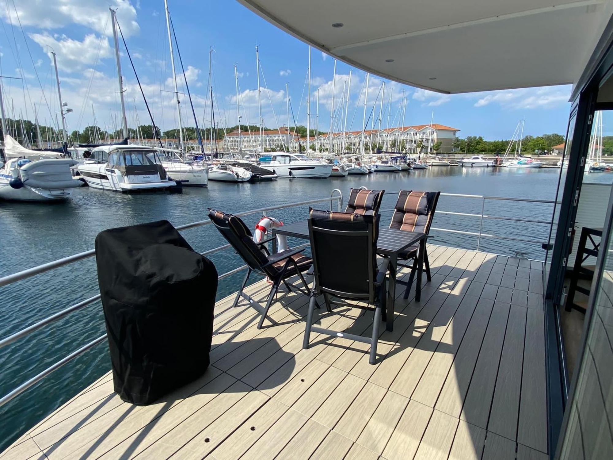 Urlaub Auf Dem Wasser Mit Einmaligen Ausblick - Well Hausboote Boltenhagen 10 Экстерьер фото